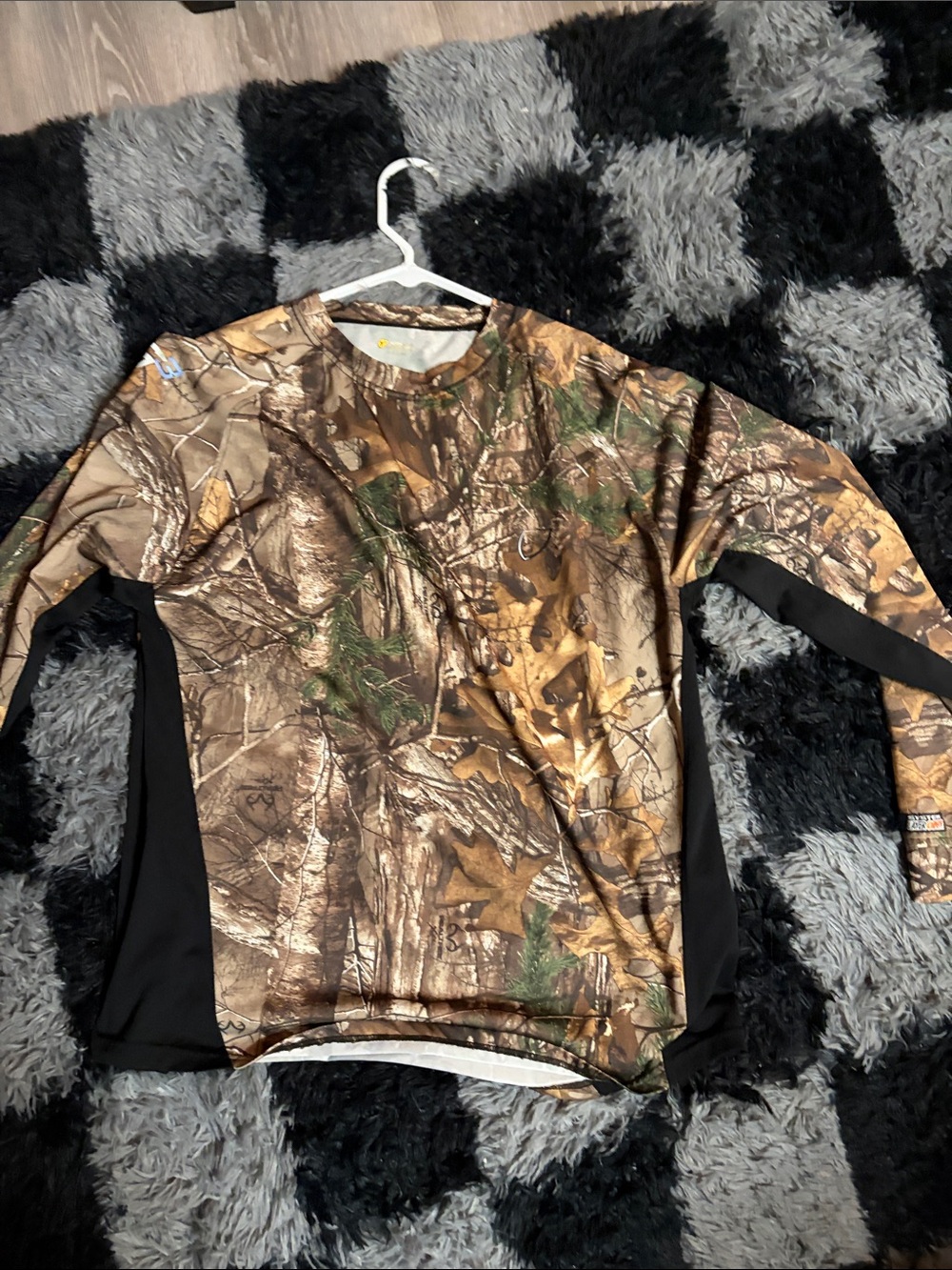 Men's Long-Sleeve Realtree Camo Performance Pullover - Brown/Green